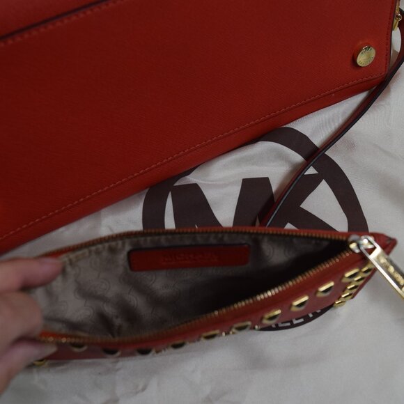 Michael Kors Sheila medium Handbag, red with matching wallet - Picture 6 of 15